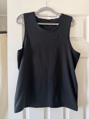 Men’s Nike dri fit tank top in size small